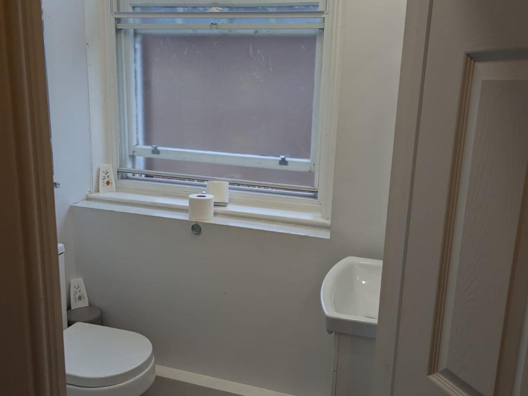 Darwin Stays - Service Accommodation In Newcastle Under Lyme City Centre Zewnętrze zdjęcie