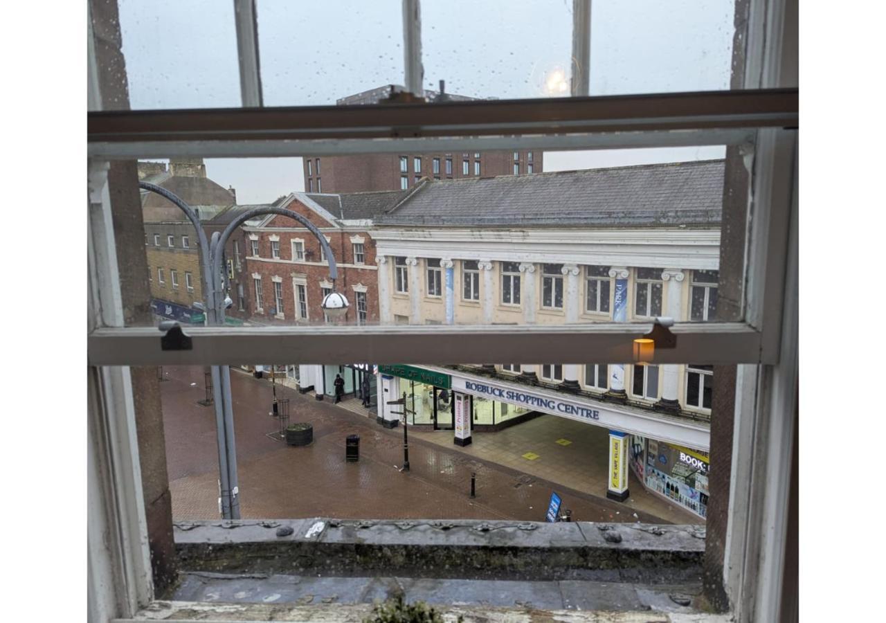 Darwin Stays - Service Accommodation In Newcastle Under Lyme City Centre Zewnętrze zdjęcie