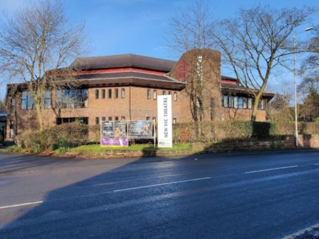 Darwin Stays - Service Accommodation In Newcastle Under Lyme City Centre Zewnętrze zdjęcie