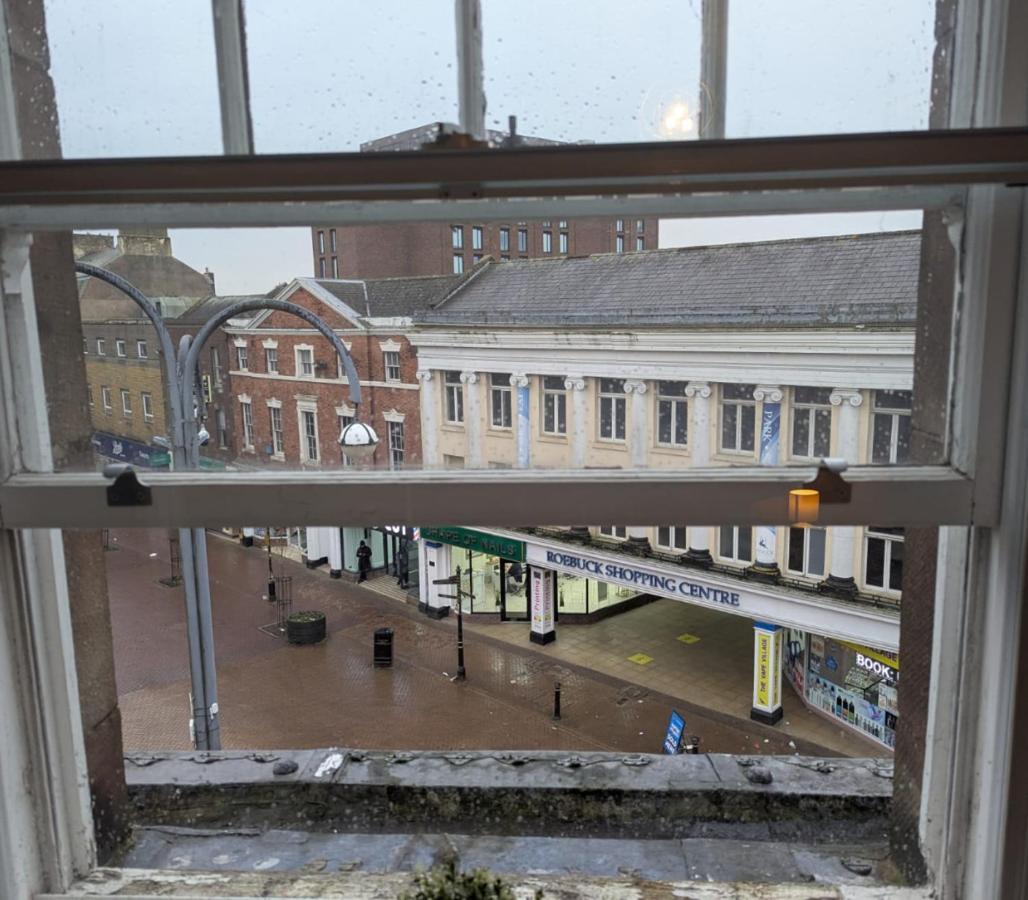 Darwin Stays - Service Accommodation In Newcastle Under Lyme City Centre Zewnętrze zdjęcie
