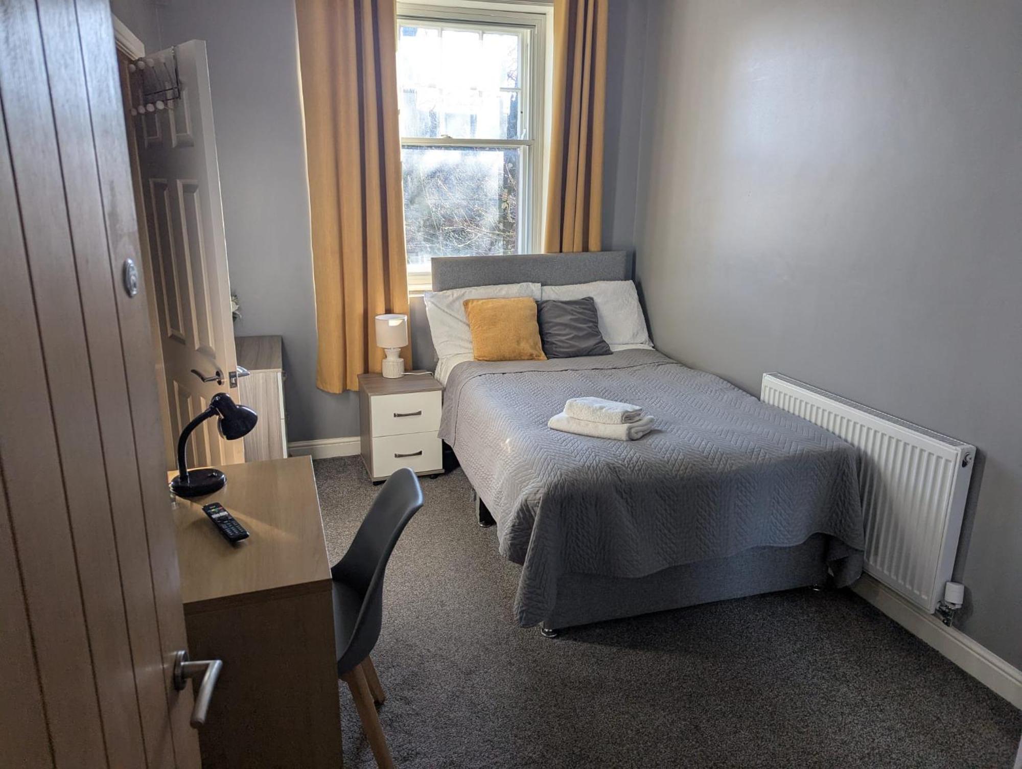 Darwin Stays - Service Accommodation In Newcastle Under Lyme City Centre Zewnętrze zdjęcie