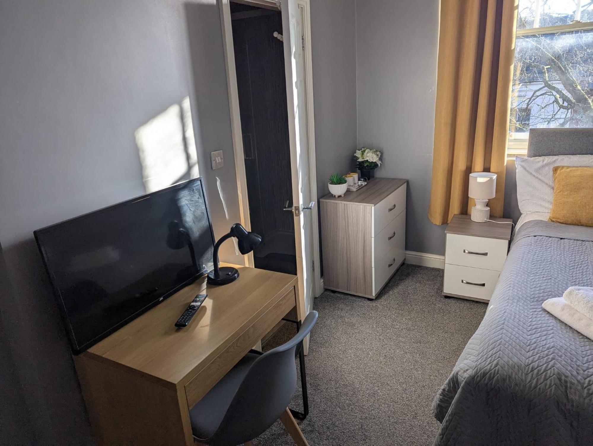 Darwin Stays - Service Accommodation In Newcastle Under Lyme City Centre Zewnętrze zdjęcie