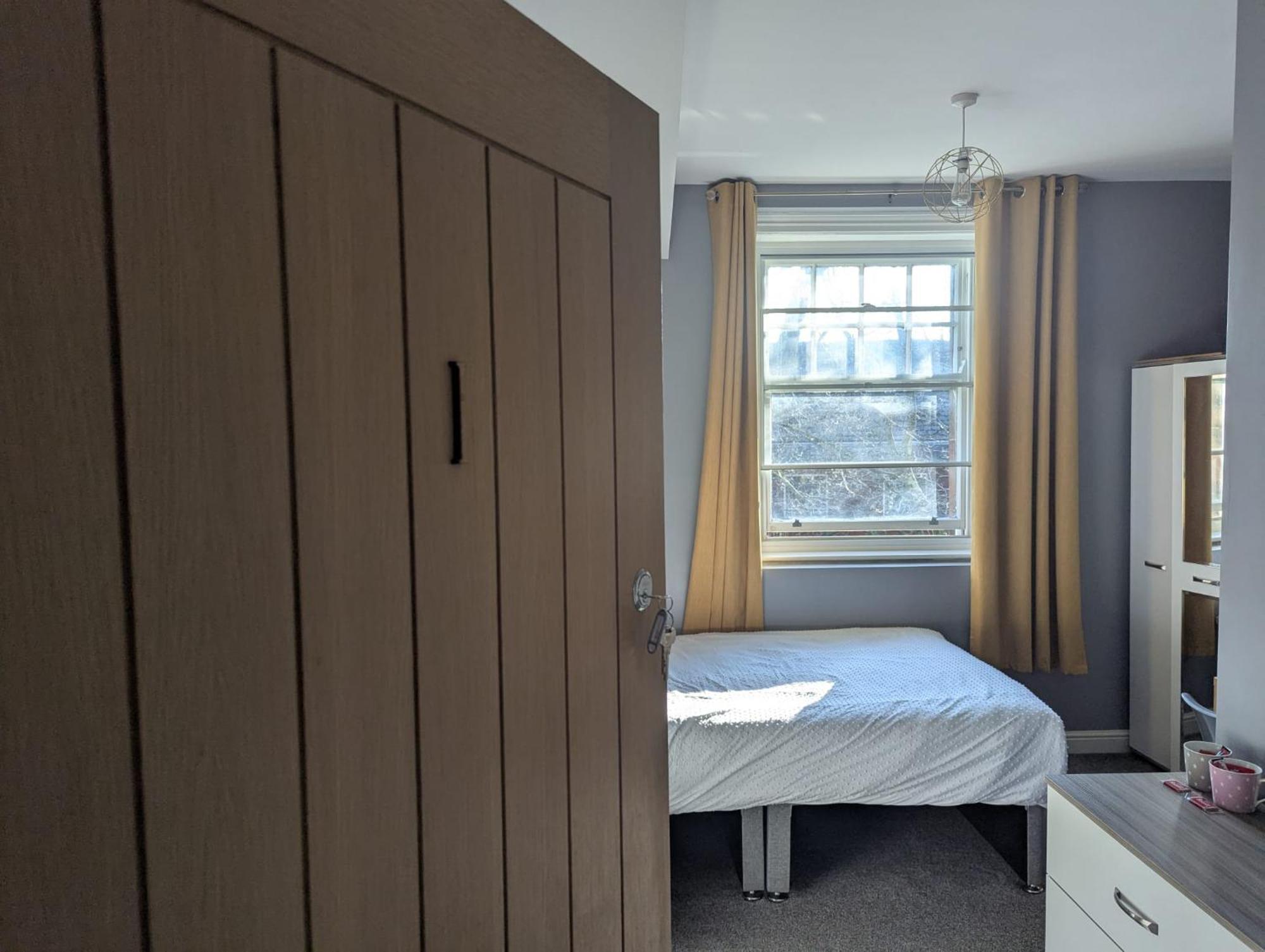Darwin Stays - Service Accommodation In Newcastle Under Lyme City Centre Zewnętrze zdjęcie